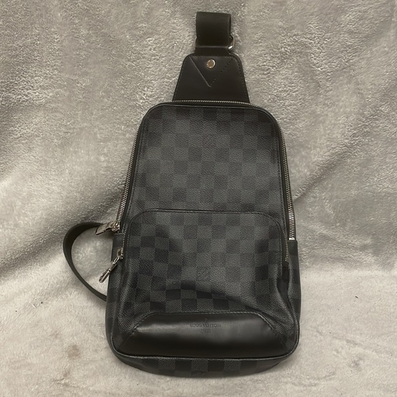 LOUIS VUITTON Damier Graphite Avenue Sling Bag - Picture 3 of 12